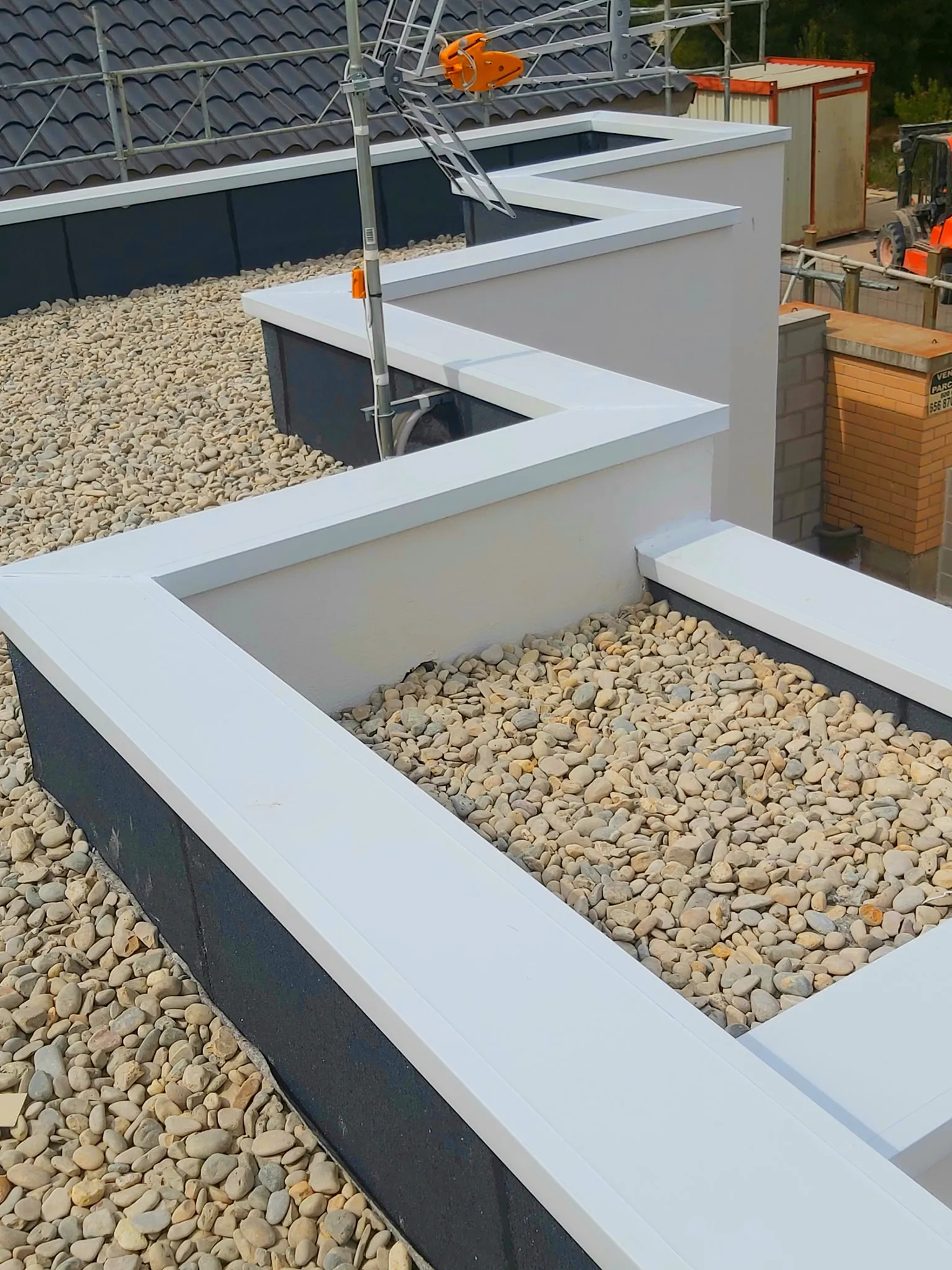 Ejemplo de instalación de cubremuros de aluminio 3