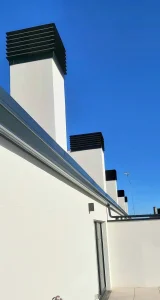 Ejemplo de remate / sombrerete para chimenea en aluminio lacado 5